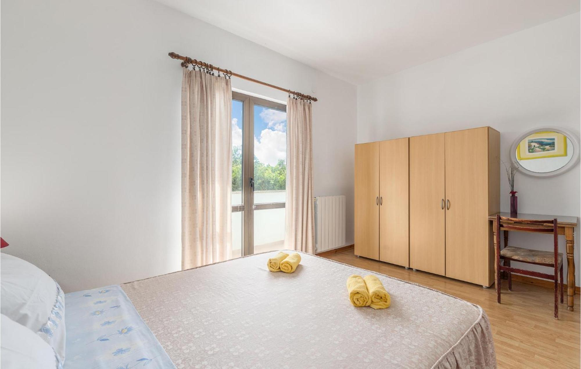Beautiful Home In Visnjan With Wifi Экстерьер фото