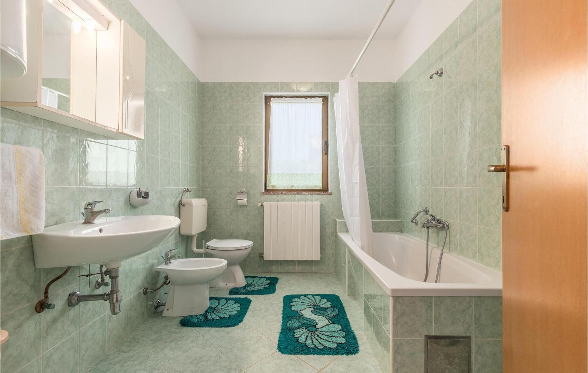 Beautiful Home In Visnjan With Wifi Экстерьер фото