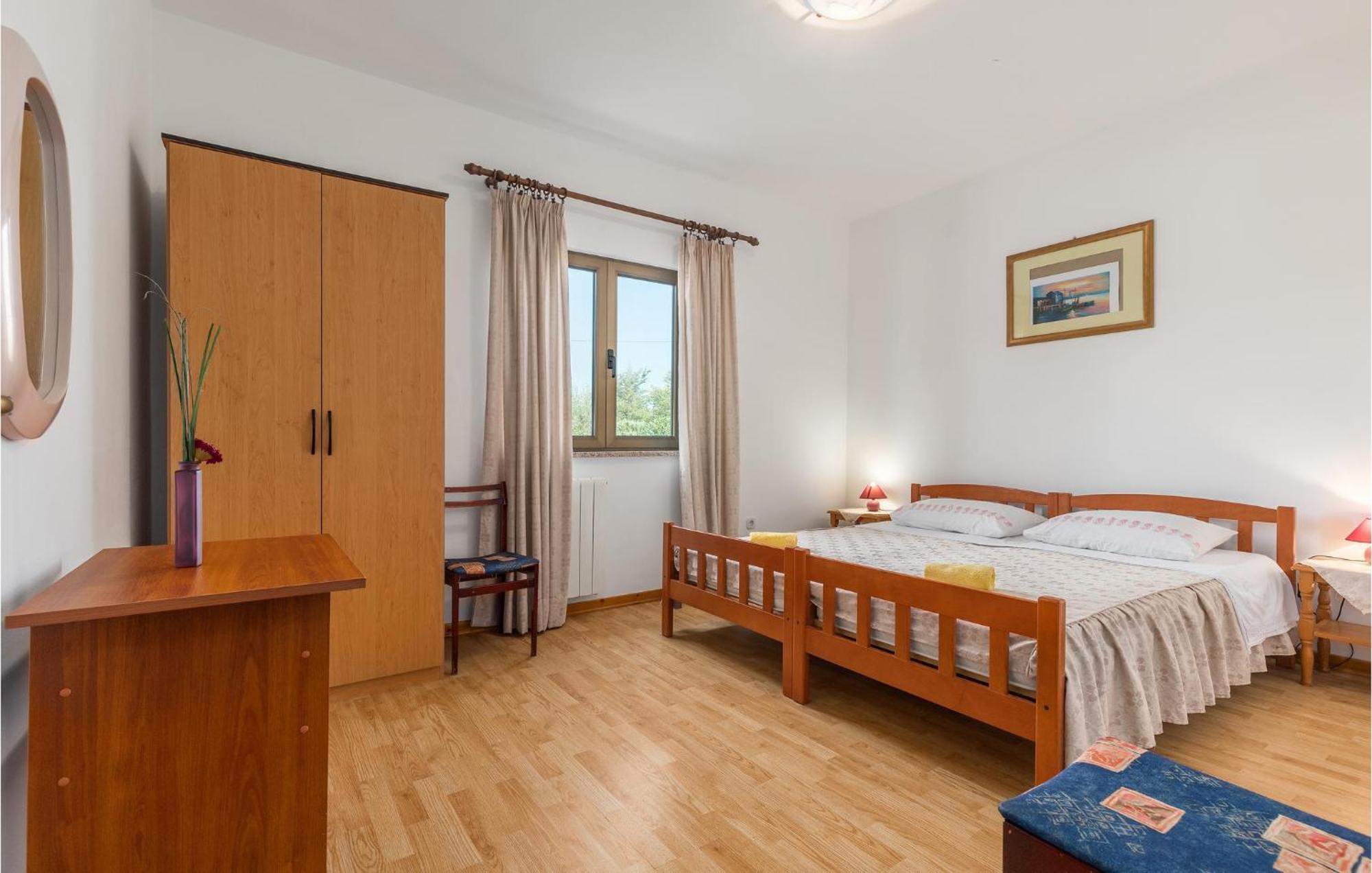 Beautiful Home In Visnjan With Wifi Экстерьер фото