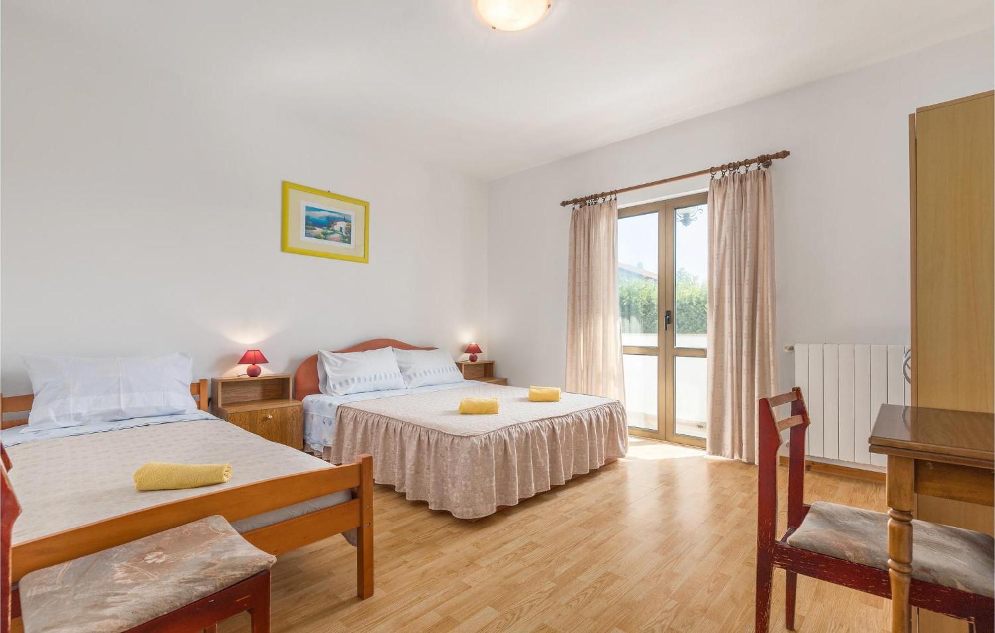 Beautiful Home In Visnjan With Wifi Экстерьер фото