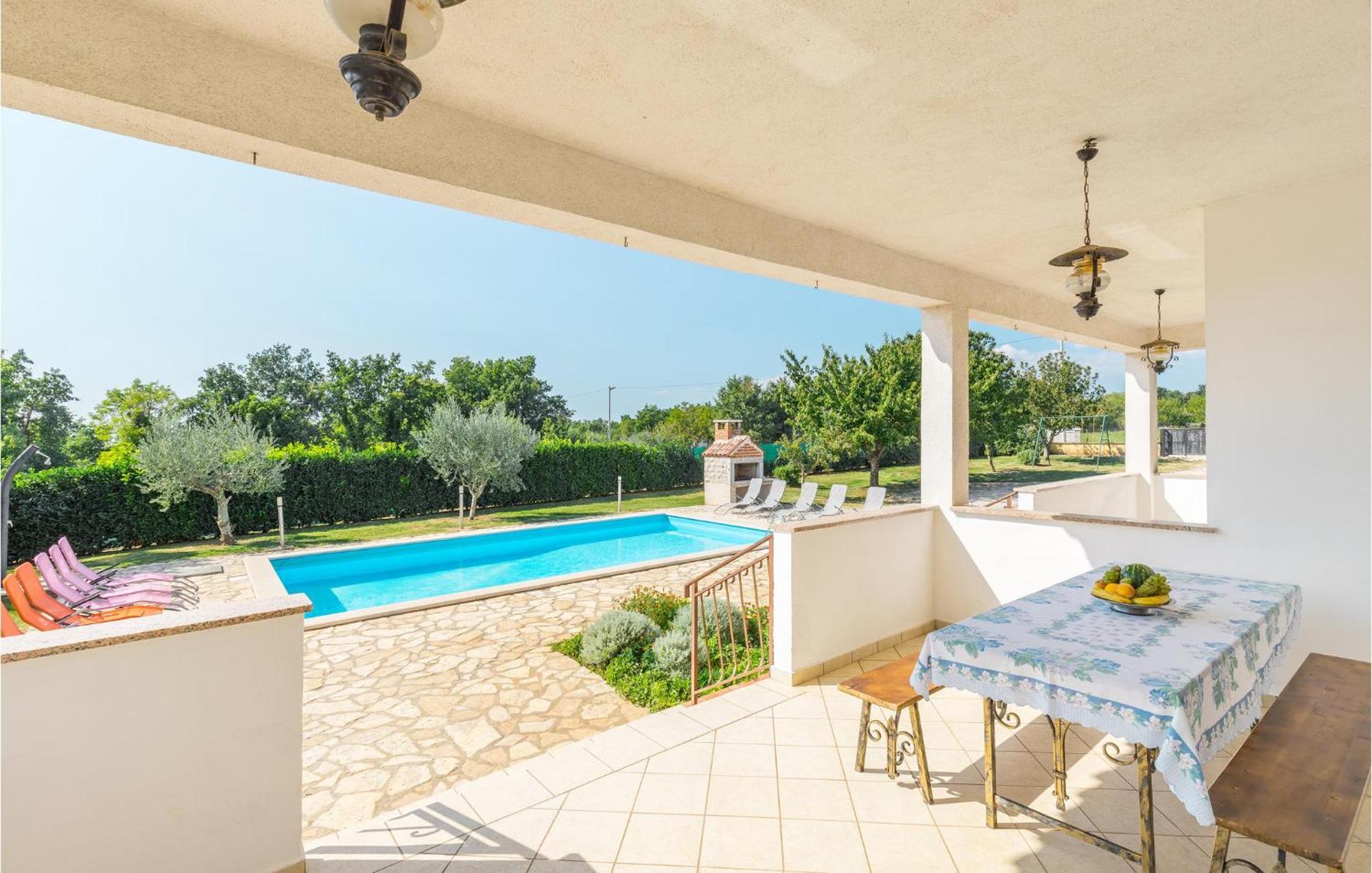 Beautiful Home In Visnjan With Wifi Экстерьер фото