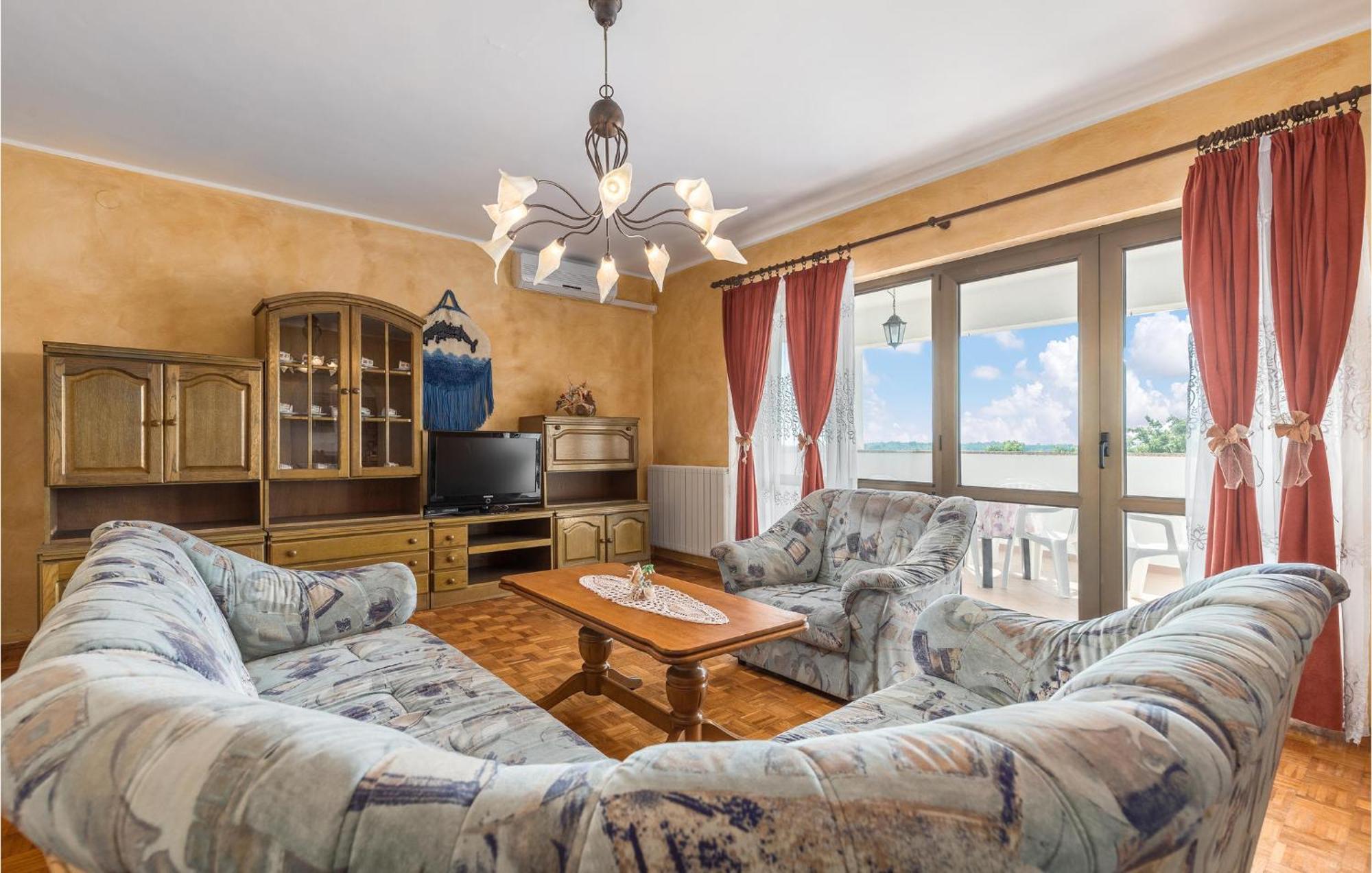 Beautiful Home In Visnjan With Wifi Экстерьер фото