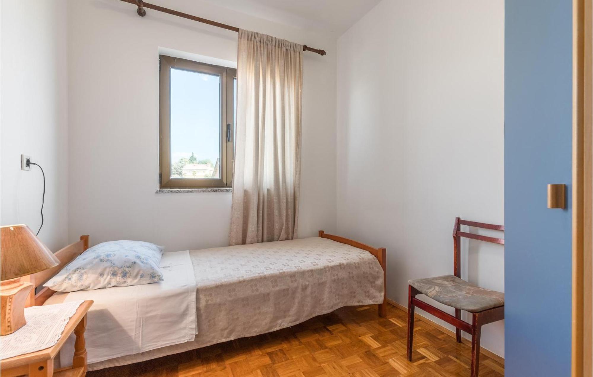 Beautiful Home In Visnjan With Wifi Экстерьер фото